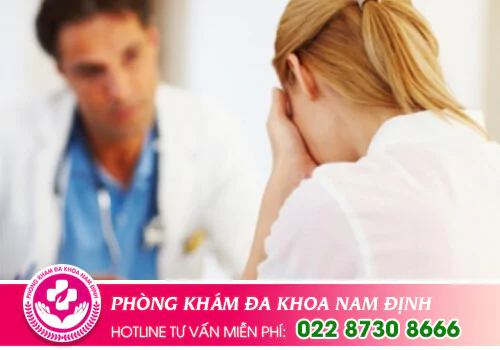 Ra máu ngoài kỳ kinh có nguy hiểm không?